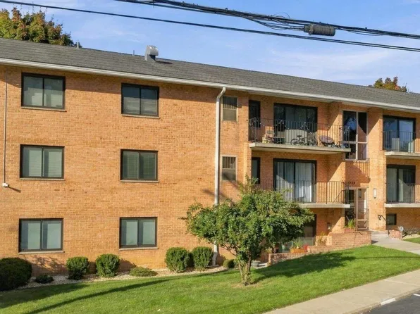1745 Edgewood Hill Cir APT 204, Hagerstown, MD 21740