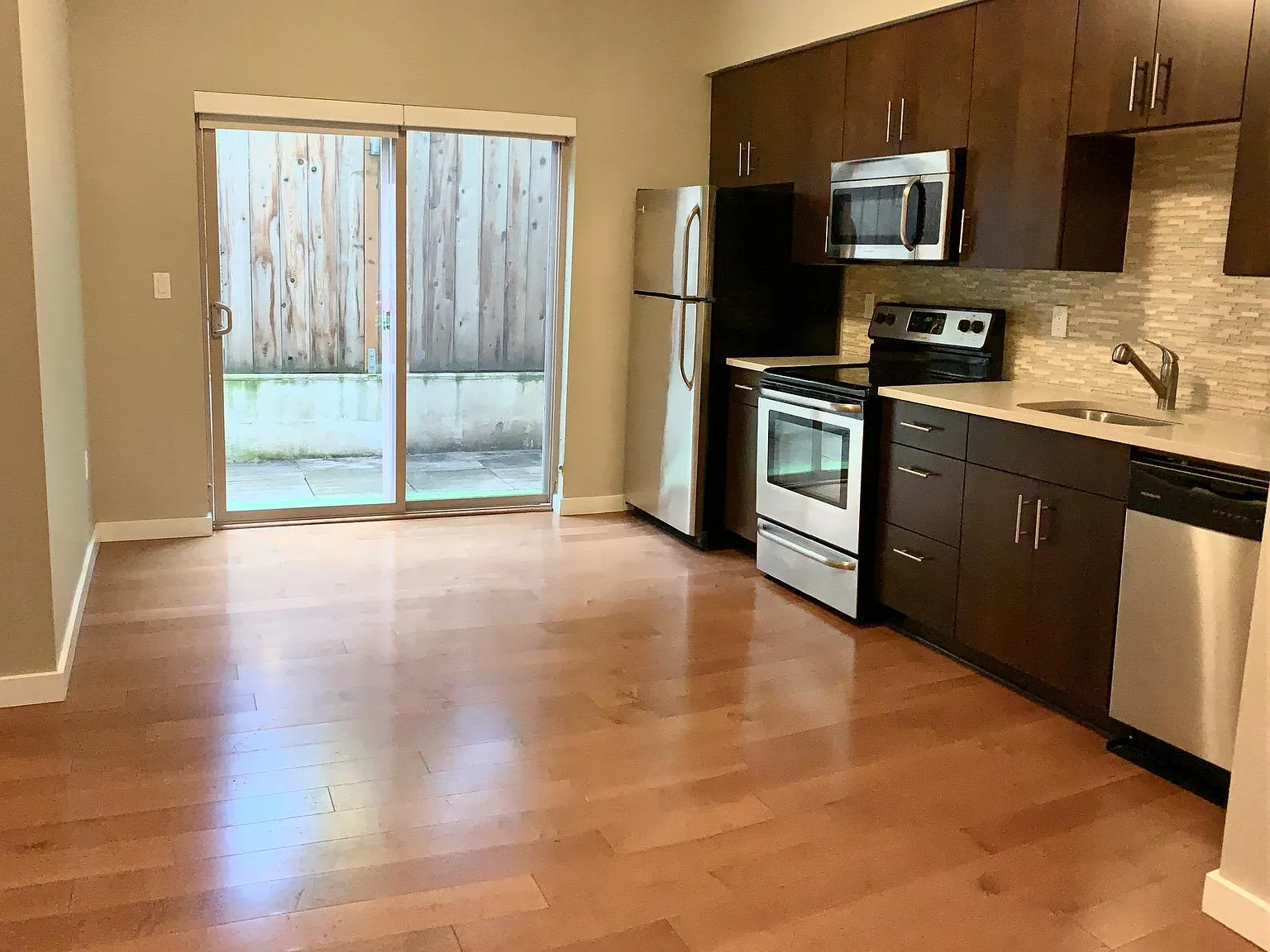 1 bed, 480 sqft, $1,295 — Photo 2