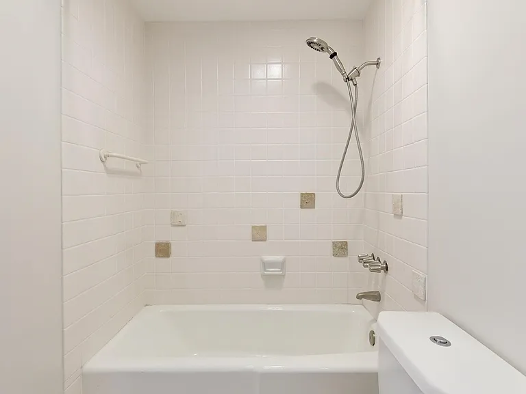 3310 1st Ave #7B — Photo 8