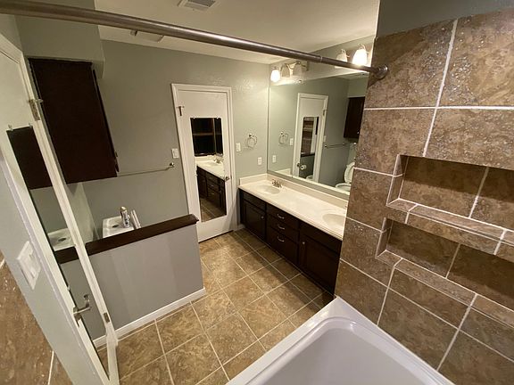 4th image of 1304 Harwell Dr APT 4811