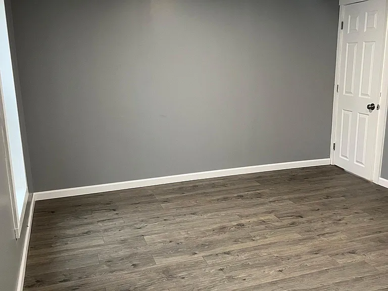 348 Vanduzee St — Photo 16