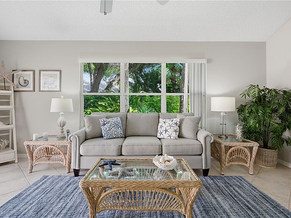 4th image of 1334 Coral Park Ln #403