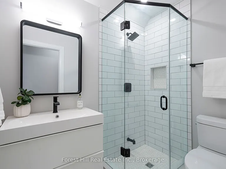 114 Ontario St #B — Photo 4