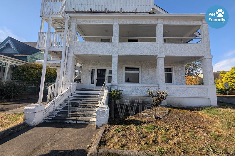 1st image of 605 SE Mosher Ave #1