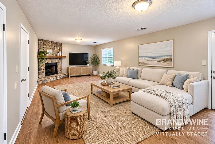 3 bed, 2.5 bath, 2058 sqft, $2,285 — Photo 3