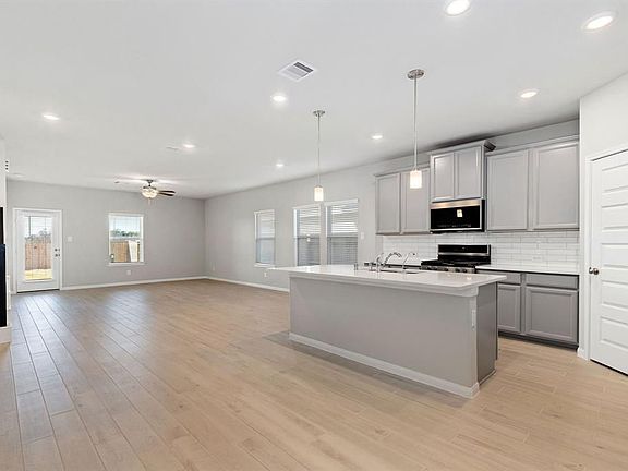 5th image of 2206 Royal Ann Way
