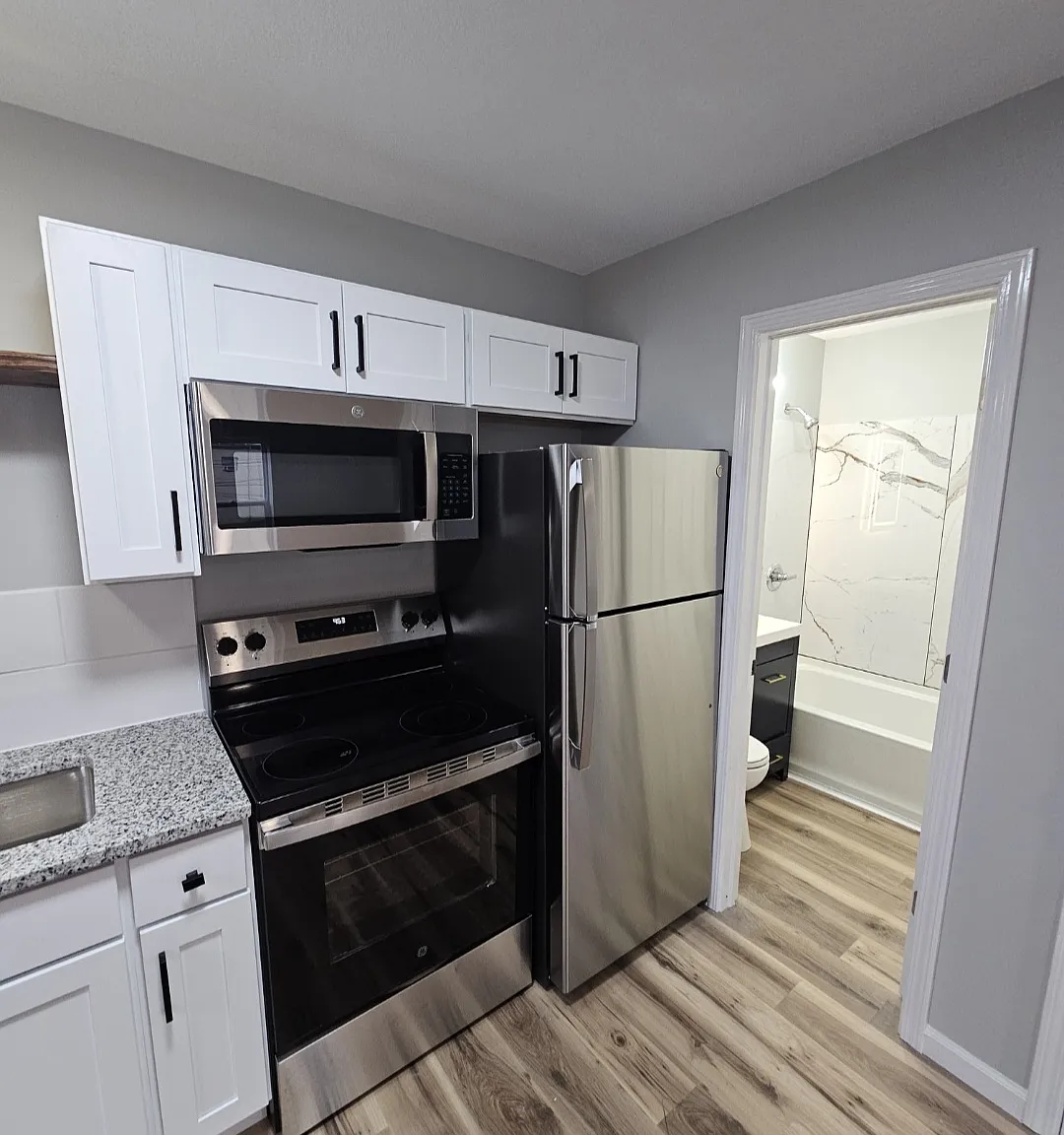 Studio, $749 — Photo 3