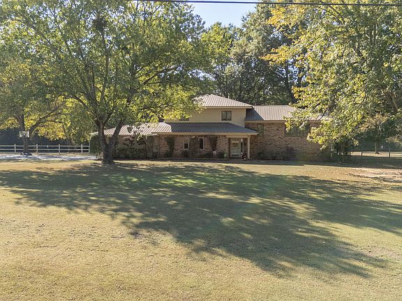2nd image of 50 Whippoorwill Ln