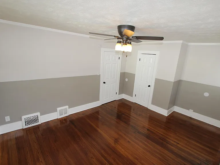 4816 Burt St #1/2-2 — Photo 35