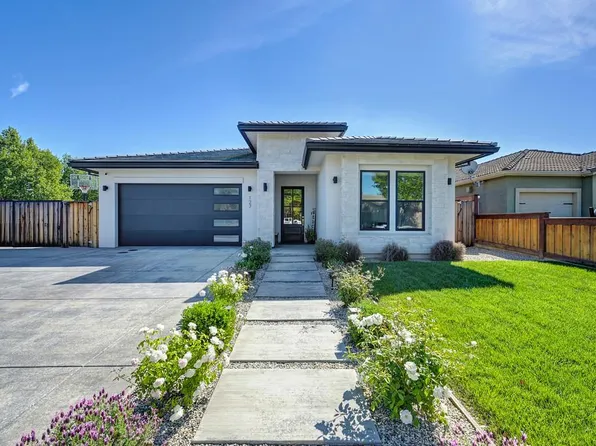 127 Fuller Ln, Lincoln, CA 95648