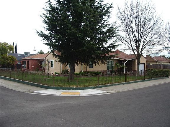 4th image of 2424 N Marine Ave
