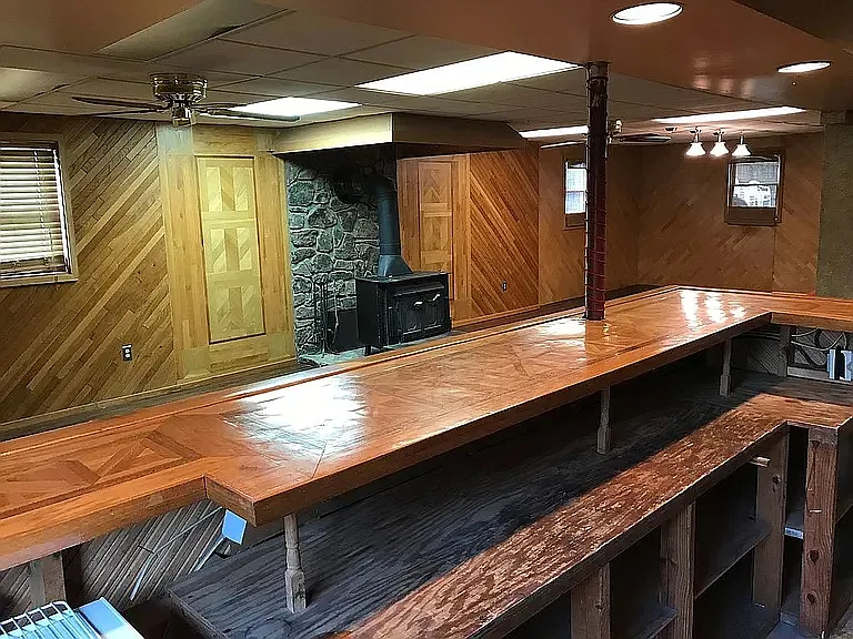 basement and wetbar