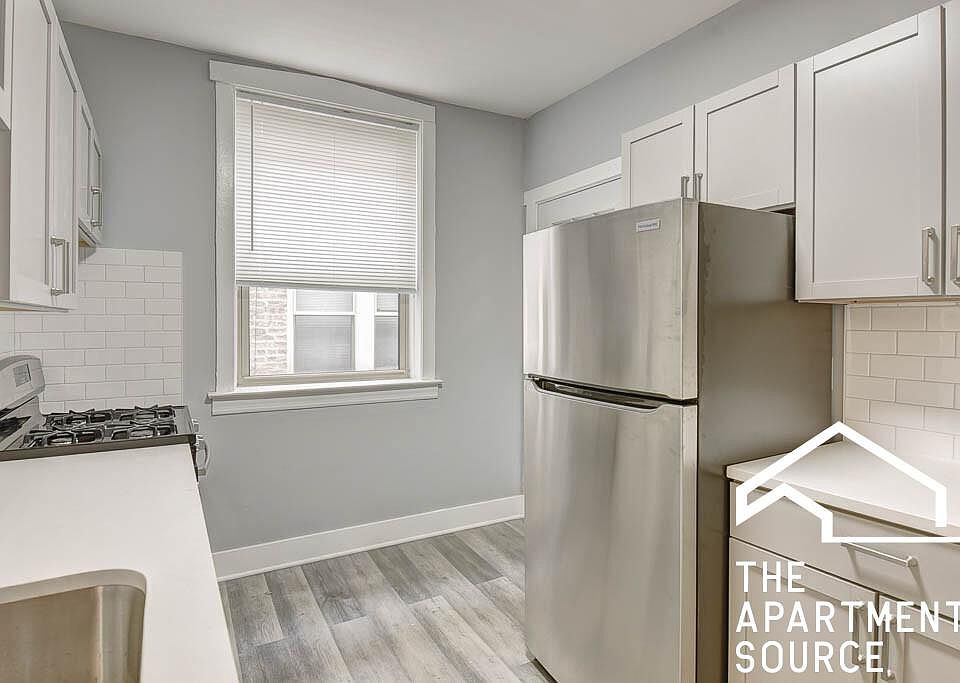 1st image of 2456 W Wilson Ave #2