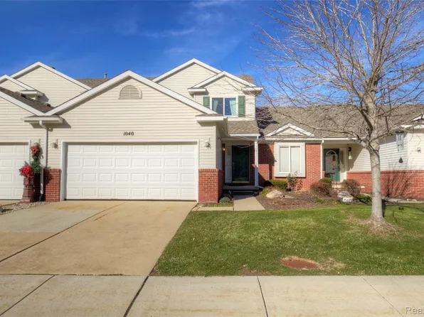 1040 Spirea, Howell, MI 48843