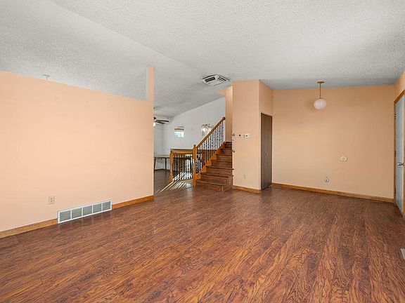 4th image of 2847 Hartford Ave