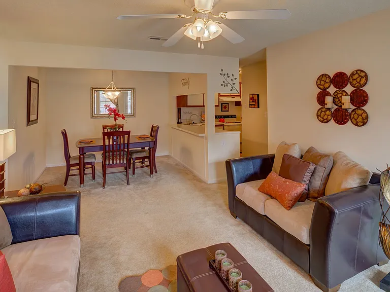 Woodbriar Apartment Homes — Photo 15