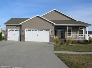 1823 Queensbury St, West Fargo, ND 58078