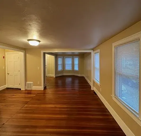 24 Cain Ave — Photo 5
