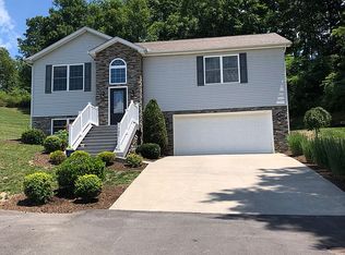 125 Burnshire Pl, Princeton, WV 24740