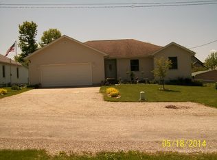 411 Pine St, Kincaid, IL 62540