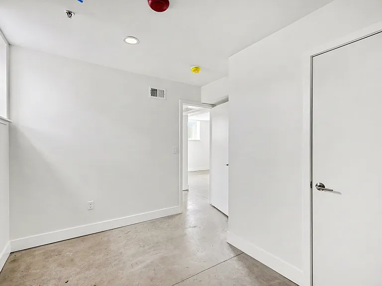 4729 Rohns St #1A — Photo 20