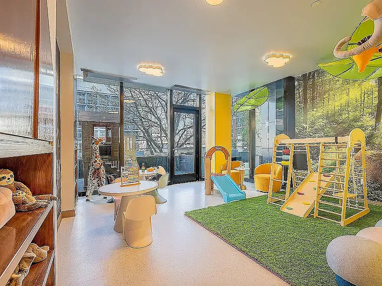 45-30 Pearson St #Penthouse 4C — Photo 12