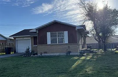 1002 Pine Dr — Photo 1