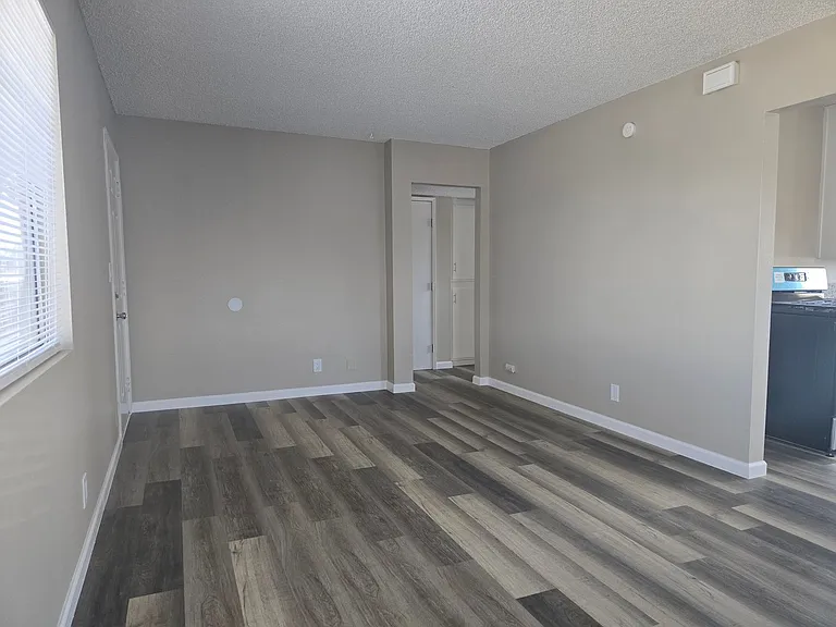 1332 N Norma St — Photo 3
