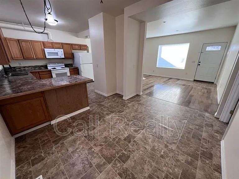 11122 E Valleyway Ave — Photo 7