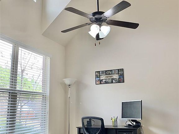 5th image of 138 Blackstone Ct