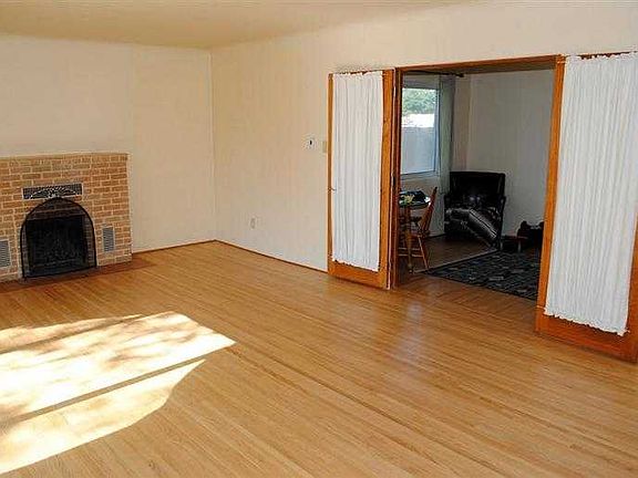 4th image of 2101 La Veta Dr NE