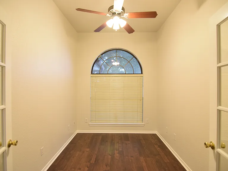 5805 Tropicana Ct — Photo 9