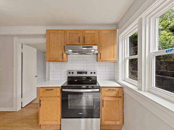 5th image of 3036 4th Ave W #6