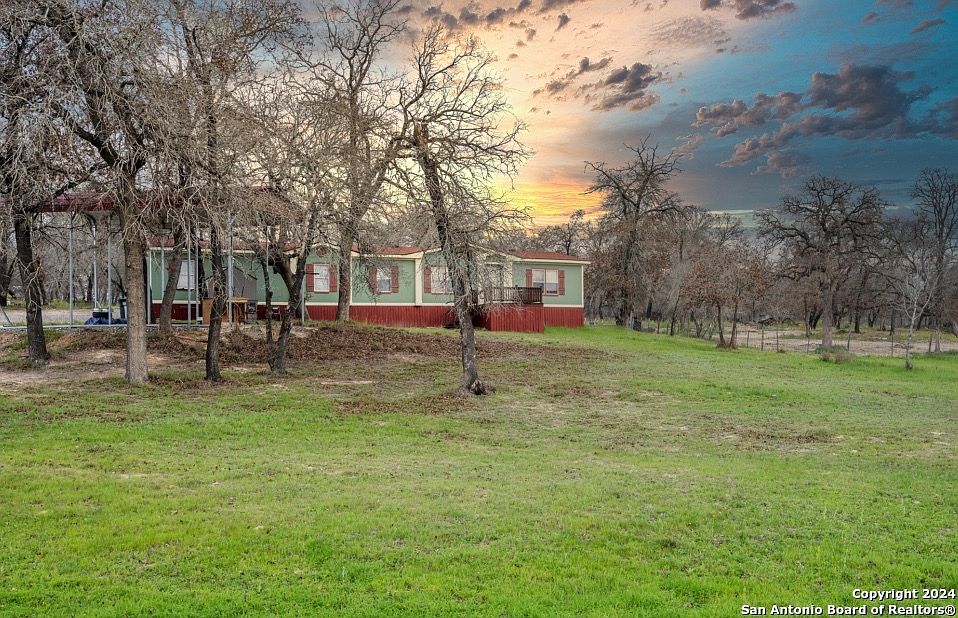 1st image of 127 SHADY OAKS DR