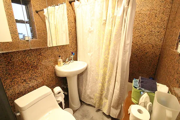 Rented by Dynamik Realty | media 19