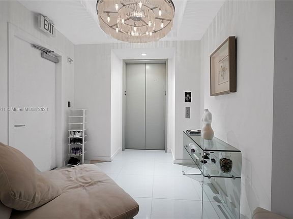3rd image of 851 NE 1st Ave #3604