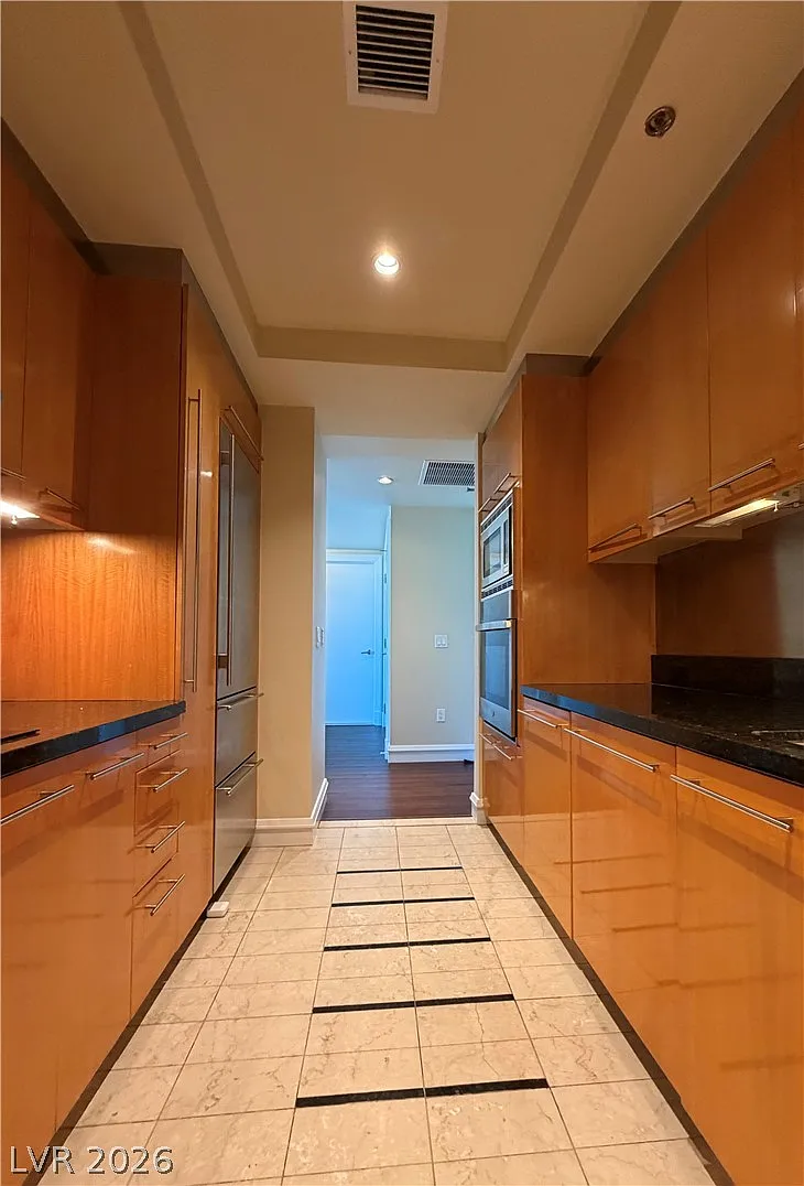2 bed, 2.0 bath, 1100 sqft, $2,545 — Photo 3
