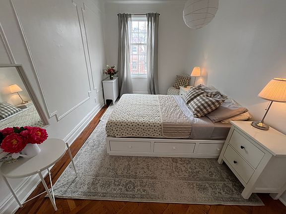 5th image of 270 E 7th St APT 4