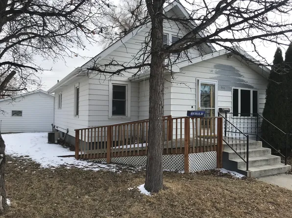 914 6th Ave W, Williston, ND 58801