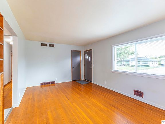 4th image of 5306 N 47th St