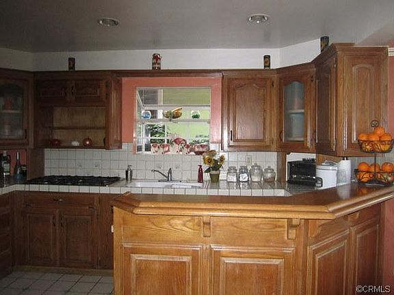 5th image of 717 Cordova Ave