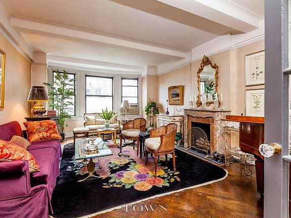 3rd image of 215 W 78th St APT 6A