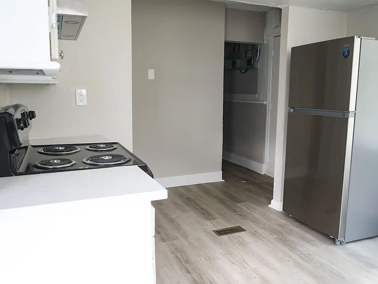 3922 Evergreen St #MAIN — Photo 4
