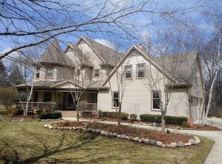 20020 W Hickory Trl, New Berlin, WI 53146