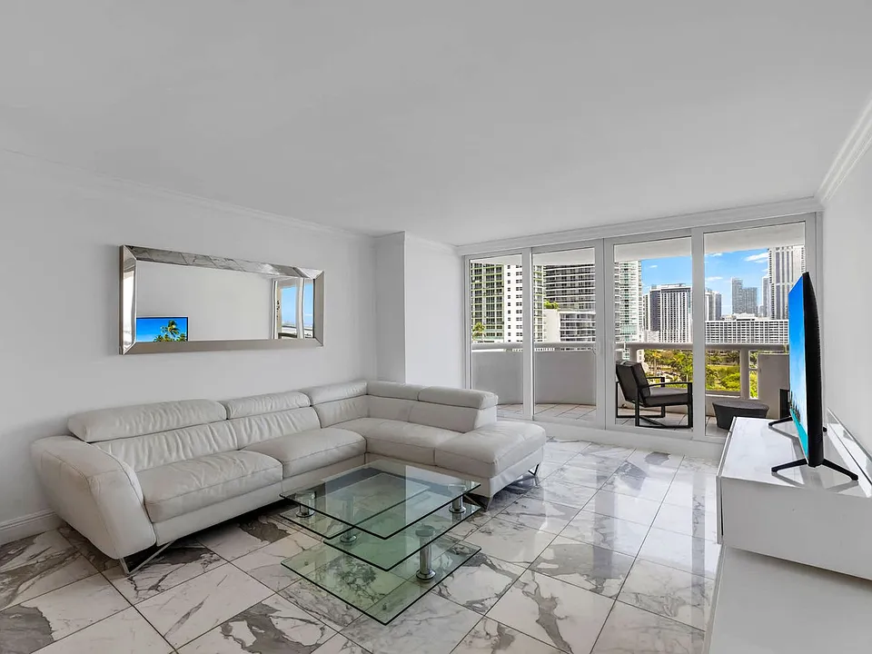 1717 N Bayshore Dr #ID1437608P