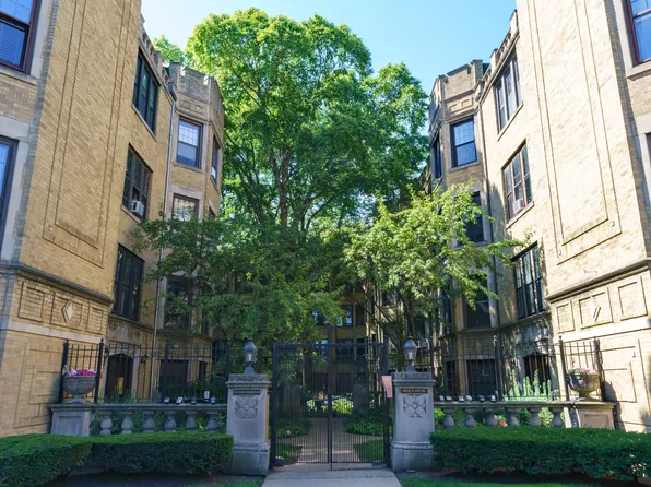 1217 W Lunt Ave APT 2A, Chicago, IL 60626