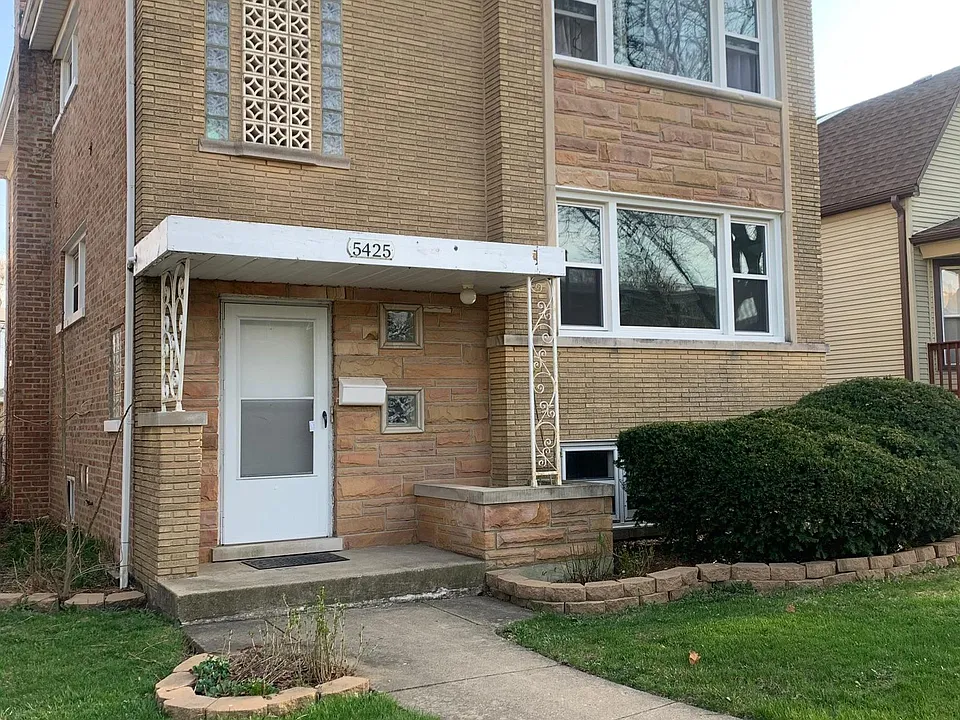 5425 W Windsor Ave #1