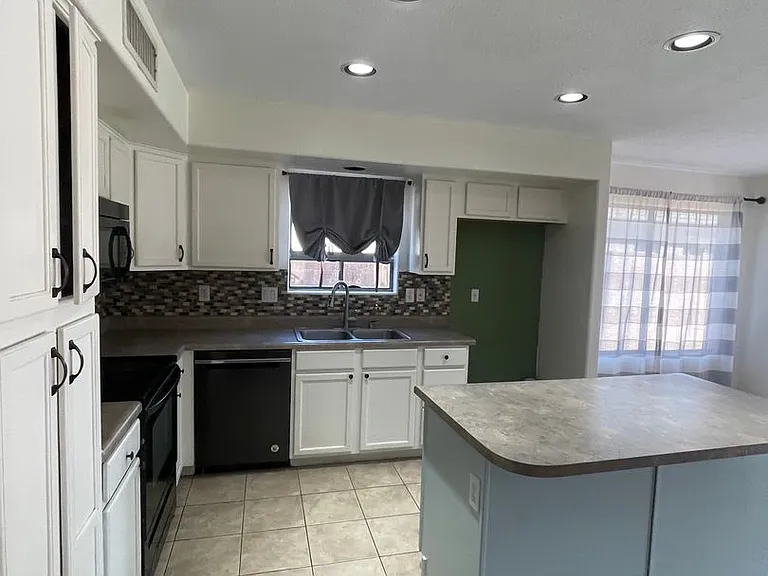 12411 W Rancho Dr — Photo 8