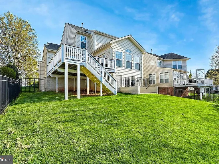 6805 Rathbone Pl — Photo 11