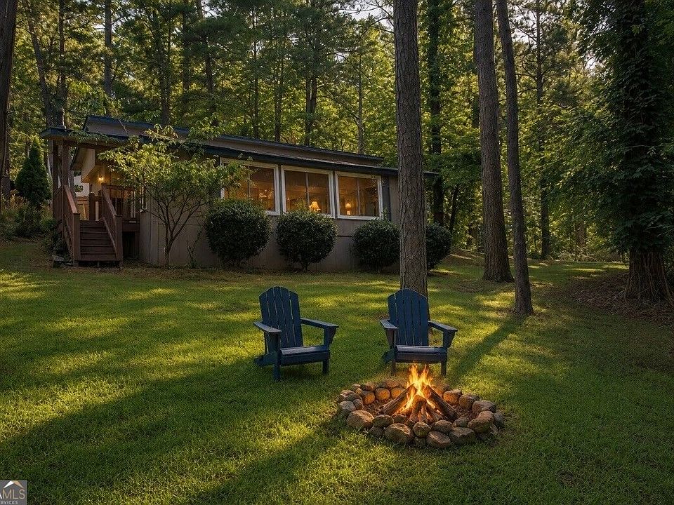 1st image of 135 Marina Ct